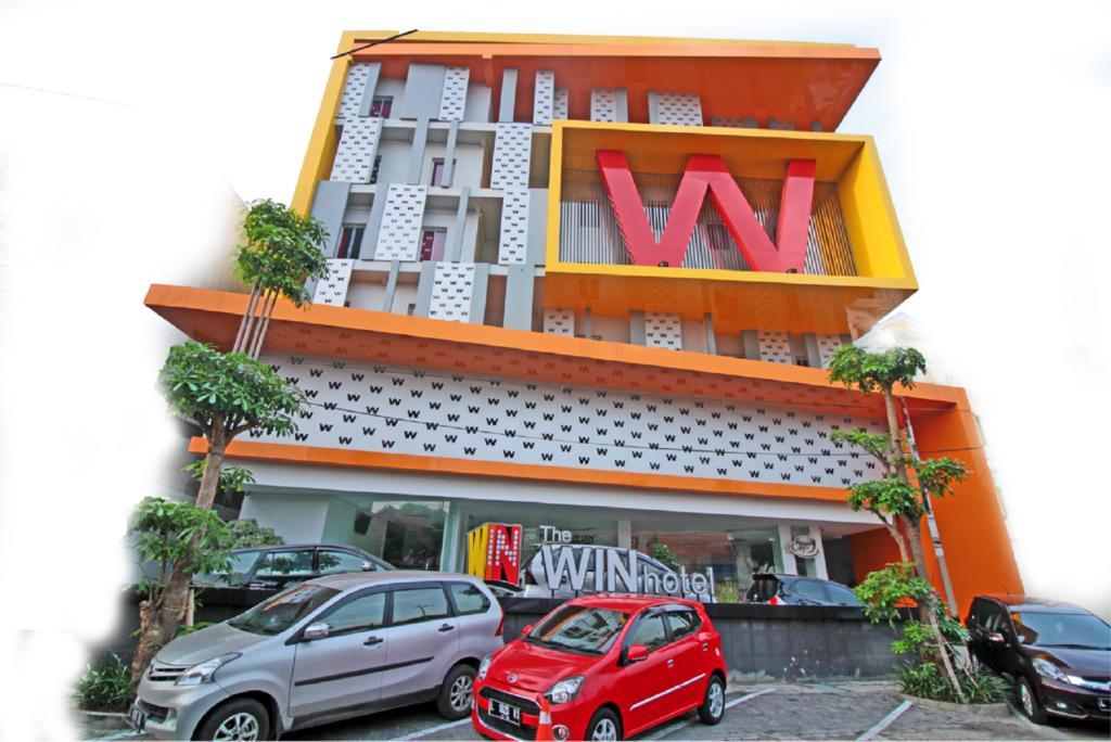 The Win Hotel Сурабая Экстерьер фото