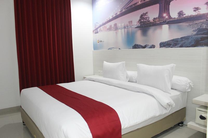 The Win Hotel Сурабая Экстерьер фото